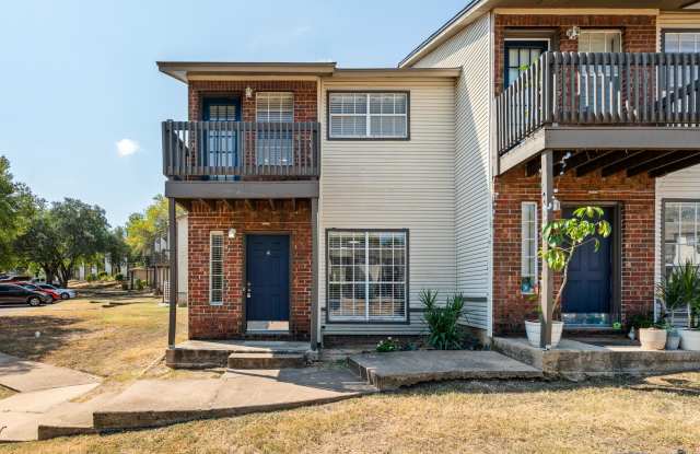 Uptown Townhome - 2BD / 2.5BA - Near Downtown - W/D - Fenced Patio - $1500 photos photos