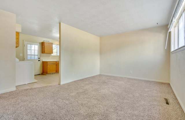 2108 Applewood Gallery 2
