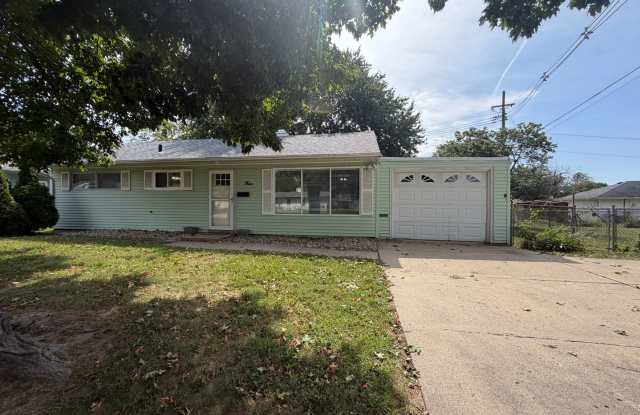 Charming 3-Bedroom Ranch with Fenced Yard & Attached Garage photos photos Charming 3-Bedroom Ranch with Fenced Yard & Attached Garage photos photos