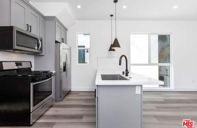 1255 N Gower St photos photos