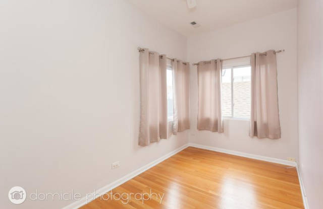 2204 Clybourn Gallery 3