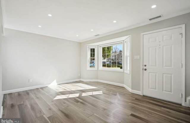 6003 SWEET DALE Court Gallery 3