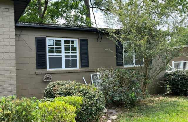 Renovated 3/2 in Cedar HIlls photos photos