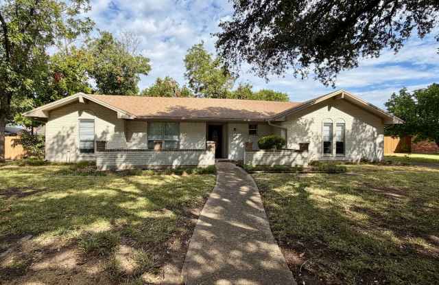 3BR / 2BA House + Bonus Room in Waco, Texas Gallery 1