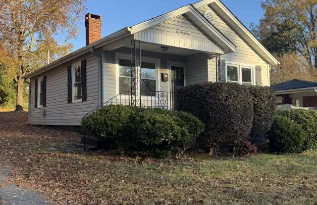 221 Briggs Avenue - 221 Briggs Avenue, Greenwood, SC 29649