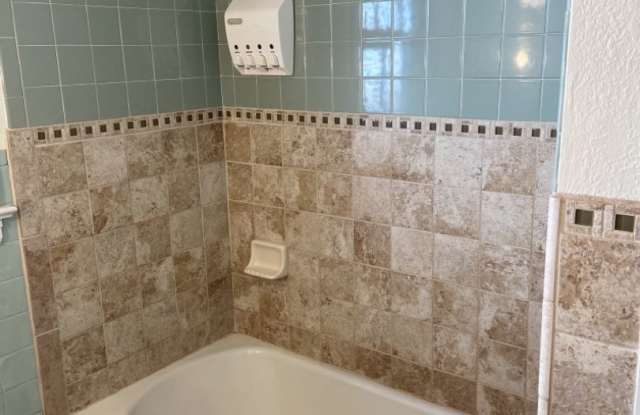 Stunning home on Sheridan for rent! Gallery 4