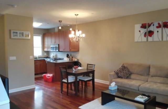 1637 CHURCH (EVANSTON) Gallery 3
