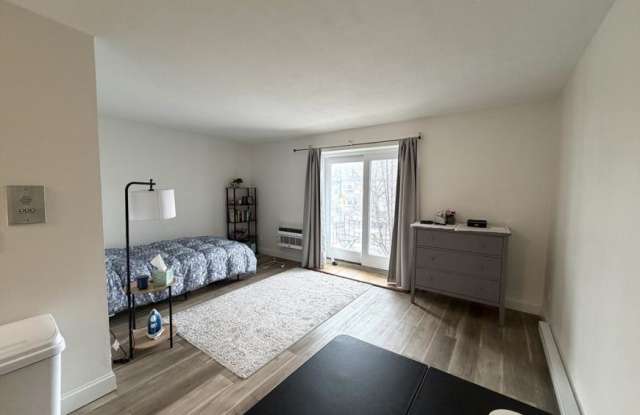 720 Bennington St. photos photos