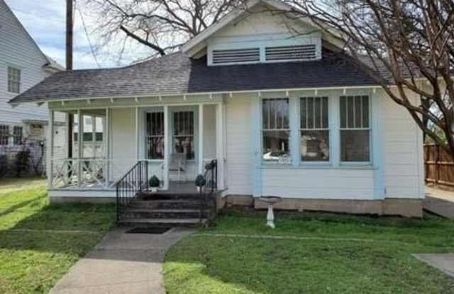 921 W Oak Street - 921 West Oak Street, Denton, TX 76201