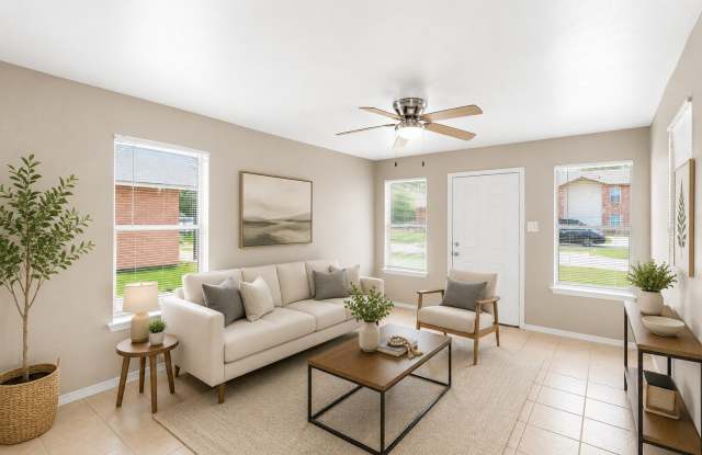 7579 Windsor Oaks Gallery 4
