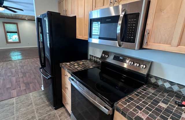 Single-Family Rental in Cazenovia - Move In Ready! Gallery 3