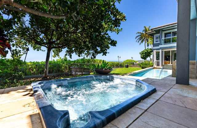 Oceanfront Wailupe Beach House w/ Pool & Hot Tub Gallery 4