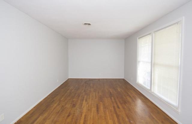 201 Bob White Avenue Gallery 2