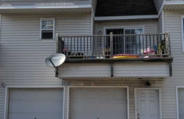 Location location location! This beautiful Fridley 3 bedroom townhouse, dont miss out! photos photos