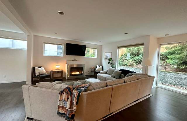 13751 Wayne Pl. N. Gallery 3