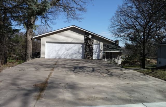 3976 Glenview Ave - 3976 Glenview Avenue, Arden Hills, MN 55112