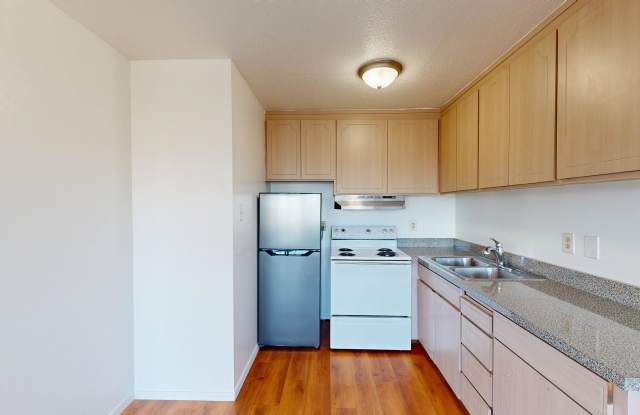 600 Oak Gallery 3