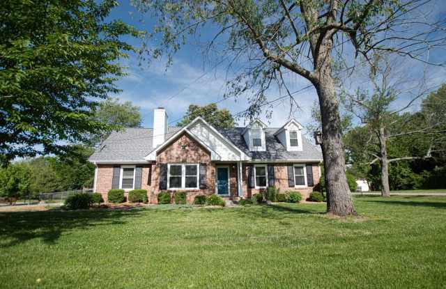 Pet Friendly Four Bedroom on Exit 8! photos photos
