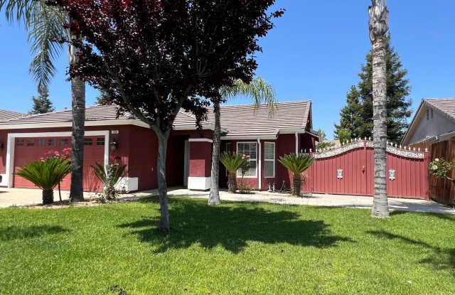 FOR RENT:  3 bedroom and 2 bathroom home in Sanger Gallery 3