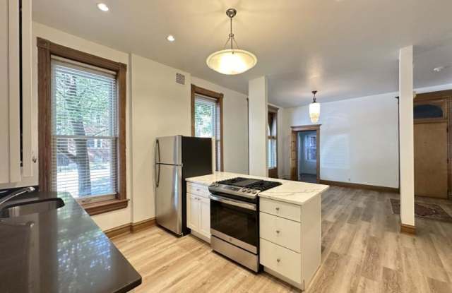 3559 Ashland Gallery 2