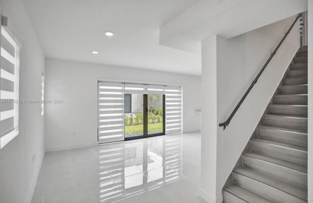 1136 NW 1 STREET Gallery 2