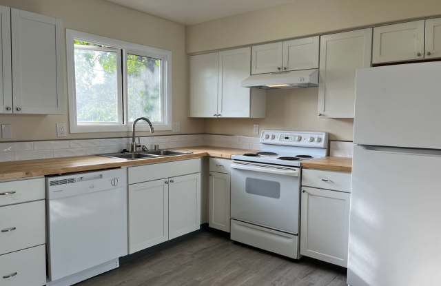Remodeled Two Bedroom Apartment photos photos