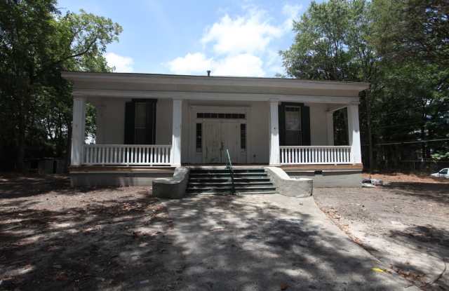 8 Bedroom/4 Bath House Available Fall 2027! photos photos