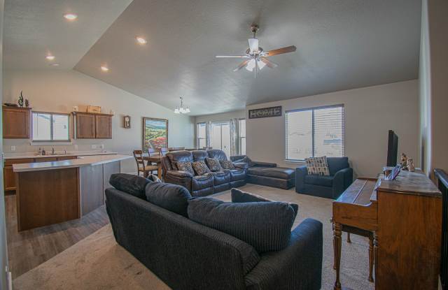 289 W 2280 N Gallery 3