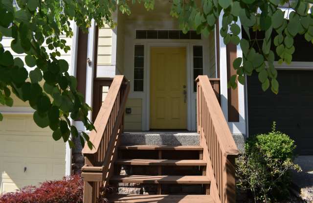 Quiet Fircrest 3 Bedroom 2.5 Bath Town Home photos photos