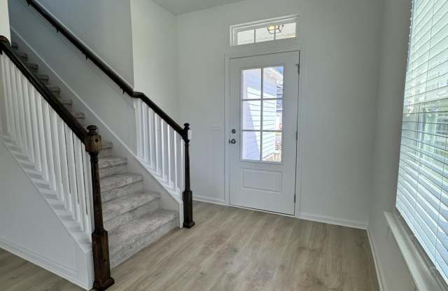 213 FARMFIELD Drive Gallery 3