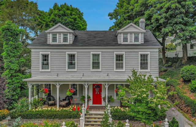 203 E Broadway photos photos
