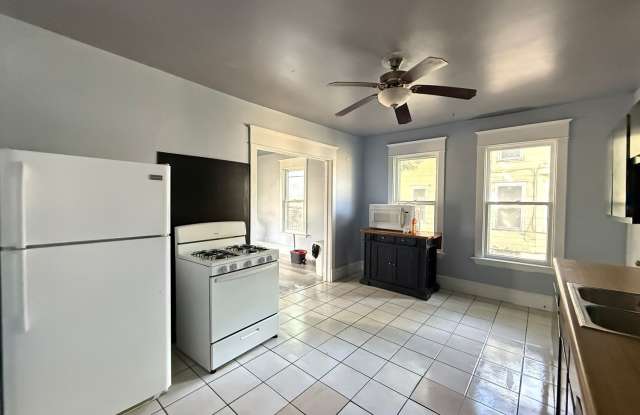 2 bed room townhome (900$) photos photos