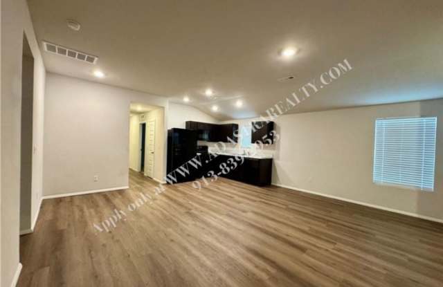 37791 West 207th Terrace Gallery 4