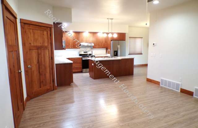 2 Bedroom 2 Bath House for Rent Gallery 4