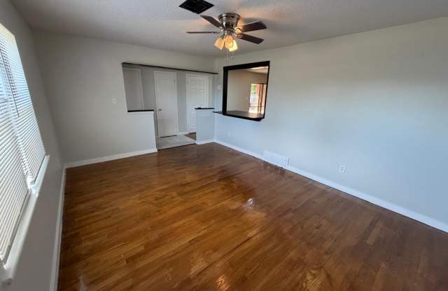6721 Northwest Compass Drive Gallery 4