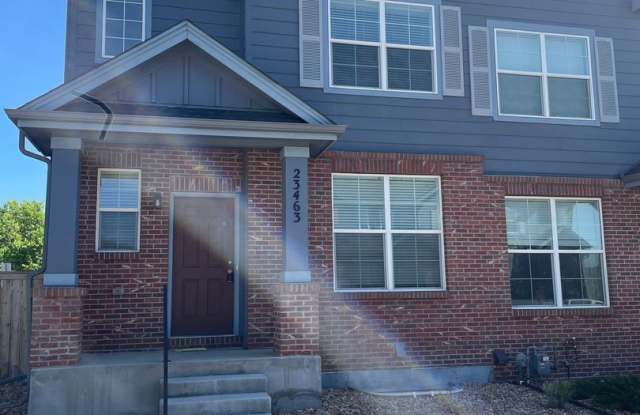 Available now 3bd 3.5 ba .Town home for rent located near Buckley AFB between Smokey hill and Quincy at tollgate crossing photos photos