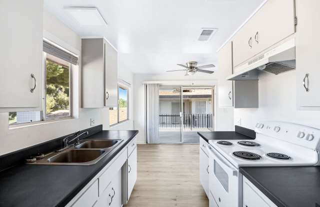 Move in Special $500 Deposit and One Month Free! photos photos