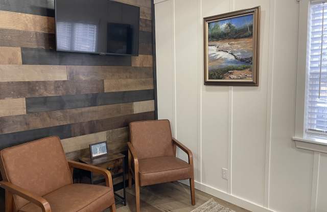 5040 Rustic Lane - A Gallery 2