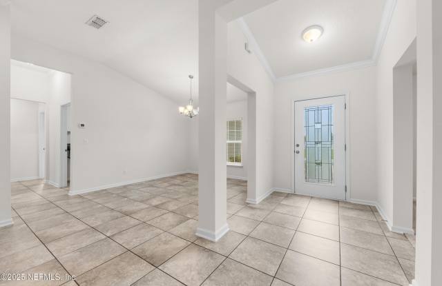 11597 PACEYS POND Circle Gallery 4