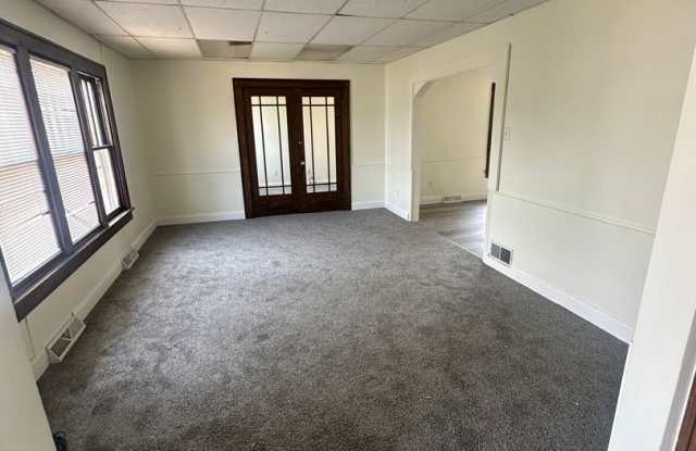1709 S. 5th Gallery 1