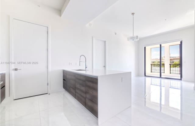 301 Altara Avenue Gallery 3