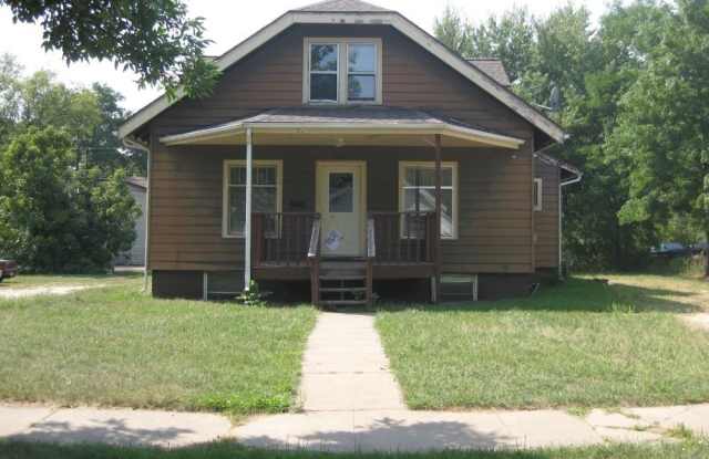 1609 6th Street E photos photos
