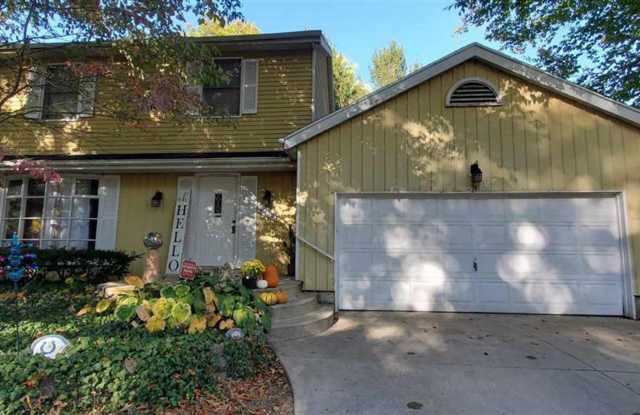 Welcome to this Stunning and Expansive 3 Bedroom, 2 1/2 Bath Home in the Desirable Oak Park Area of Richmond! photos photos