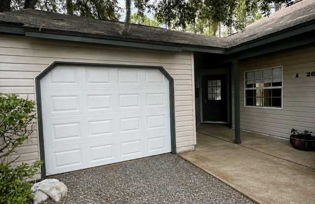 2 Bedroom, 1 Bath and 1 Car Garage Cute Duplex Gallery 1