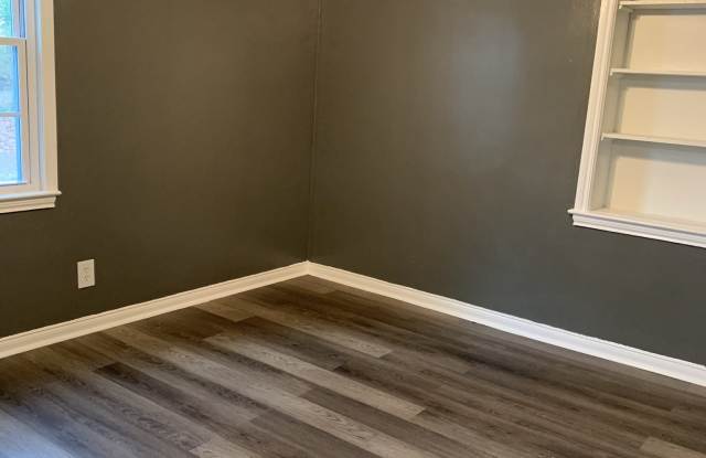 1892 Glendale Dr Gallery 3