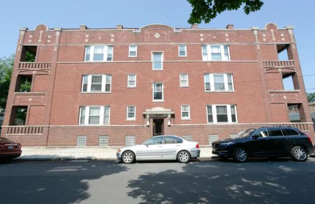 3338 N Wolcott Avenue photos photos