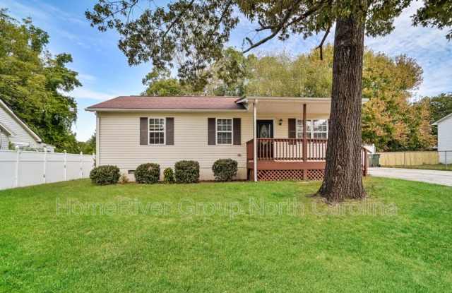 110 Pine St - 110 Pine Street, Thomasville, NC 27360