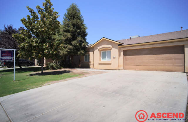 4-Bedroom Home in Southwest Bakersfield! - 314 Flintshire Drive, Bakersfield, CA 93307