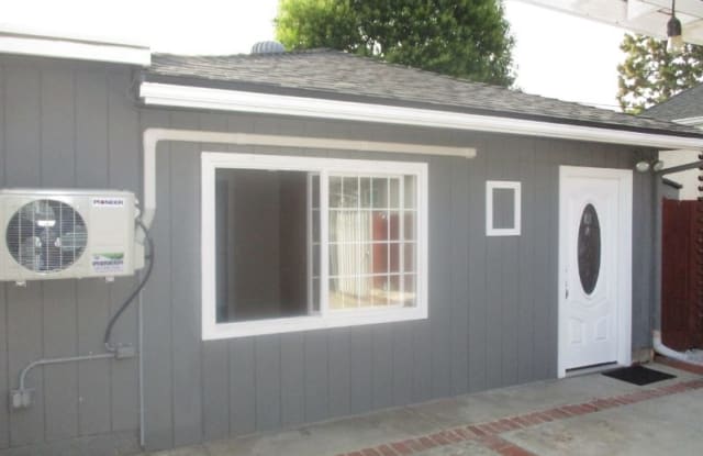 7437 Topeka ave - 7437 Topeka Drive, Los Angeles, CA 91335