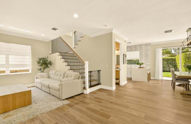 7630 Topiary Avenue Gallery 4